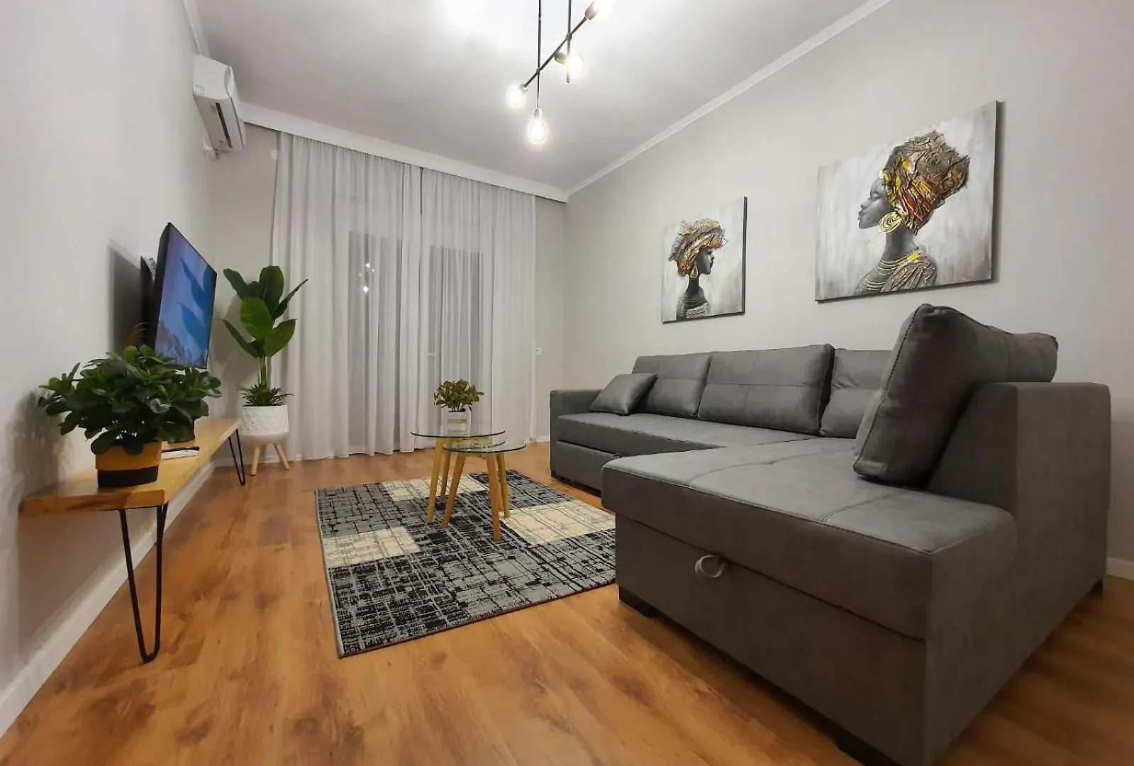 Center Of Tirana Enes'S Apartments