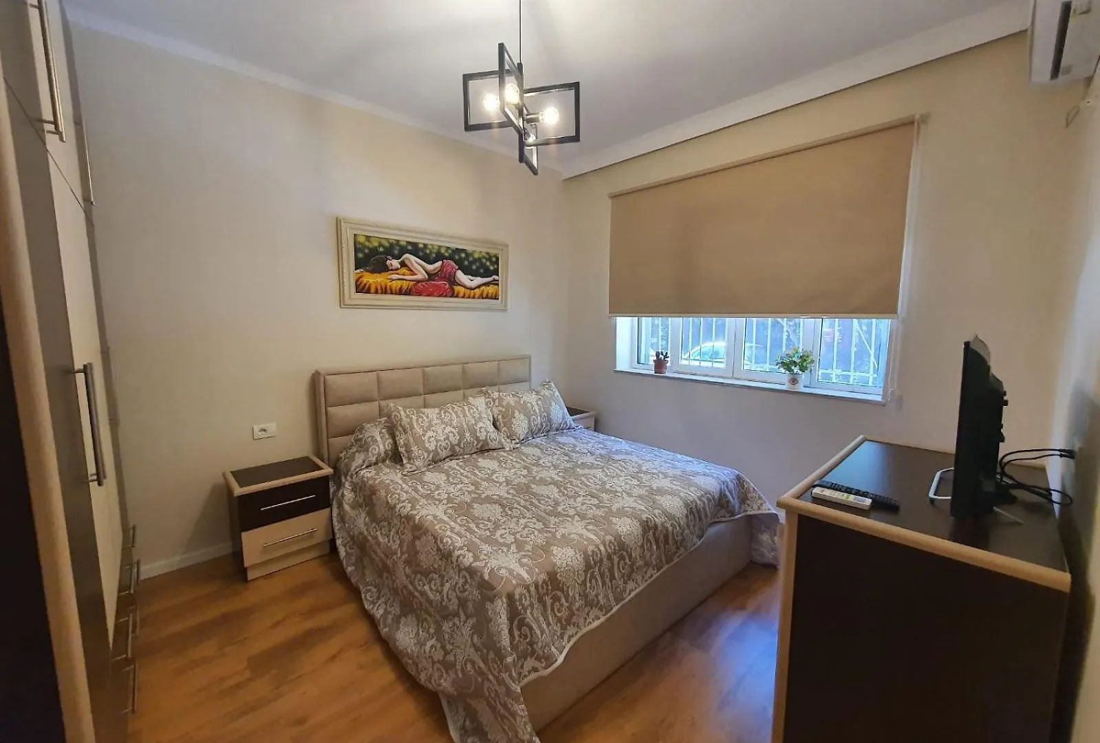 Center Of Tirana Enes'S Apartments